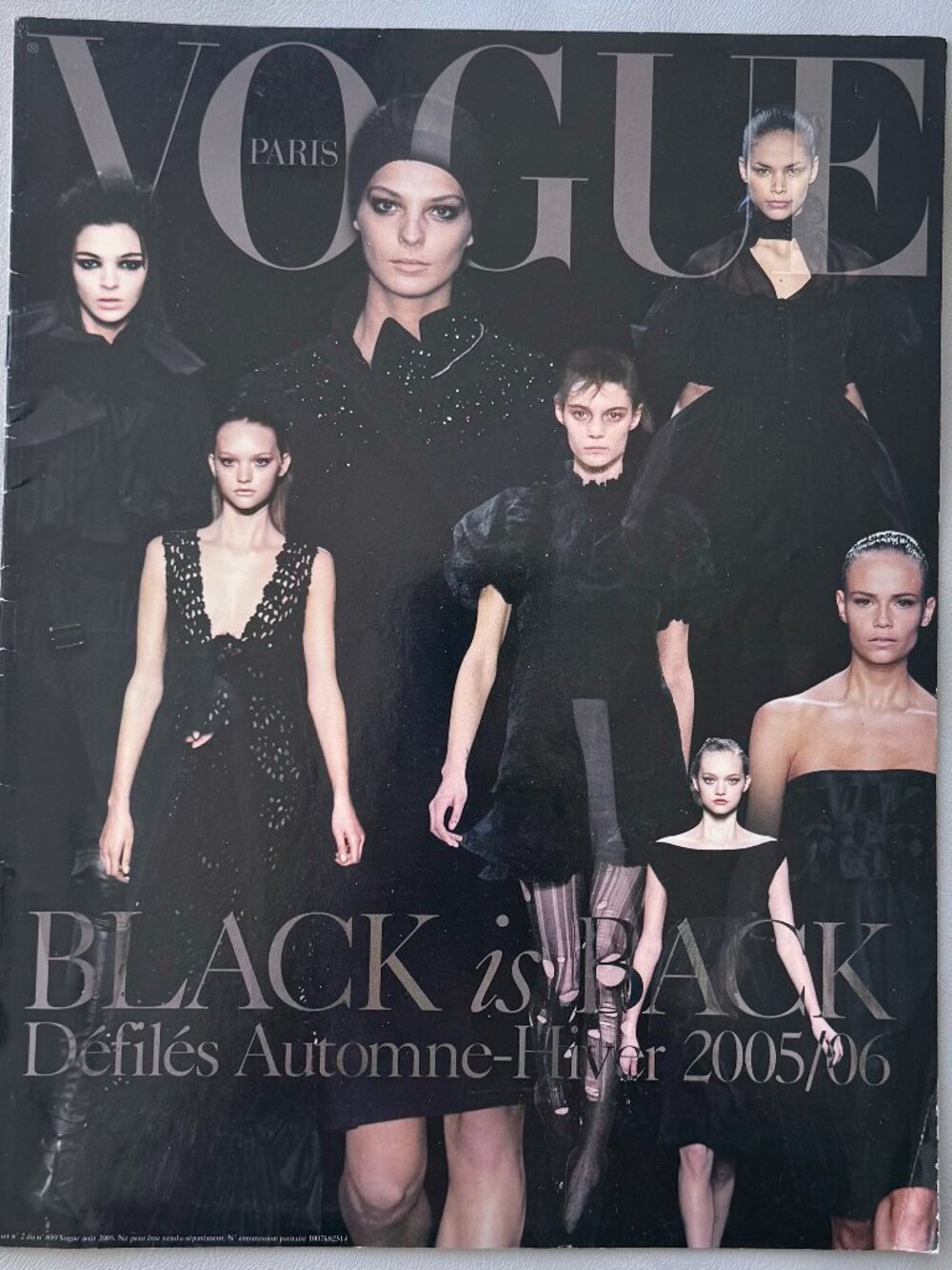 VOGUE Paris supplement 859 Aout 2005 Defilés Autom Hiver 2005 2006 Black is back